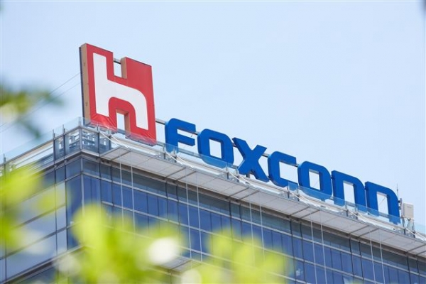 Foxconn,iPhone,EV,Indonesia Investment Ministry,Indonesia,PT Indika Energy,Gogoro