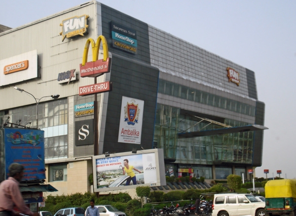 Top 10 Largest Malls in India in 2023, fun republic mall, lucknow