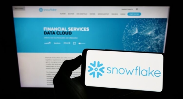 Snowflake,Snowflake acquires Neeva,cloud data management solution,ai,enterprise,enterprise search,mergers and acquisitions,neeva,snowflake